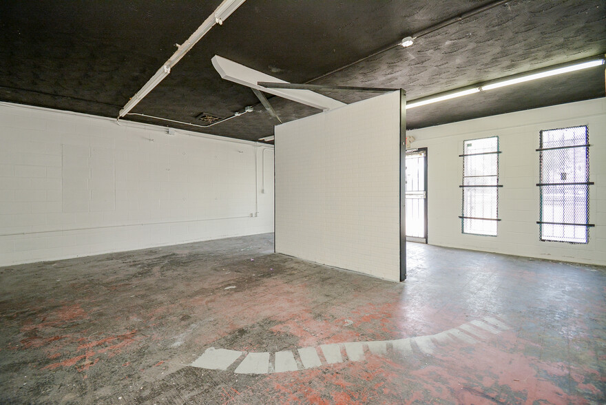 1804 N Main St, Houston, TX for lease - Building Photo - Image 3 of 14