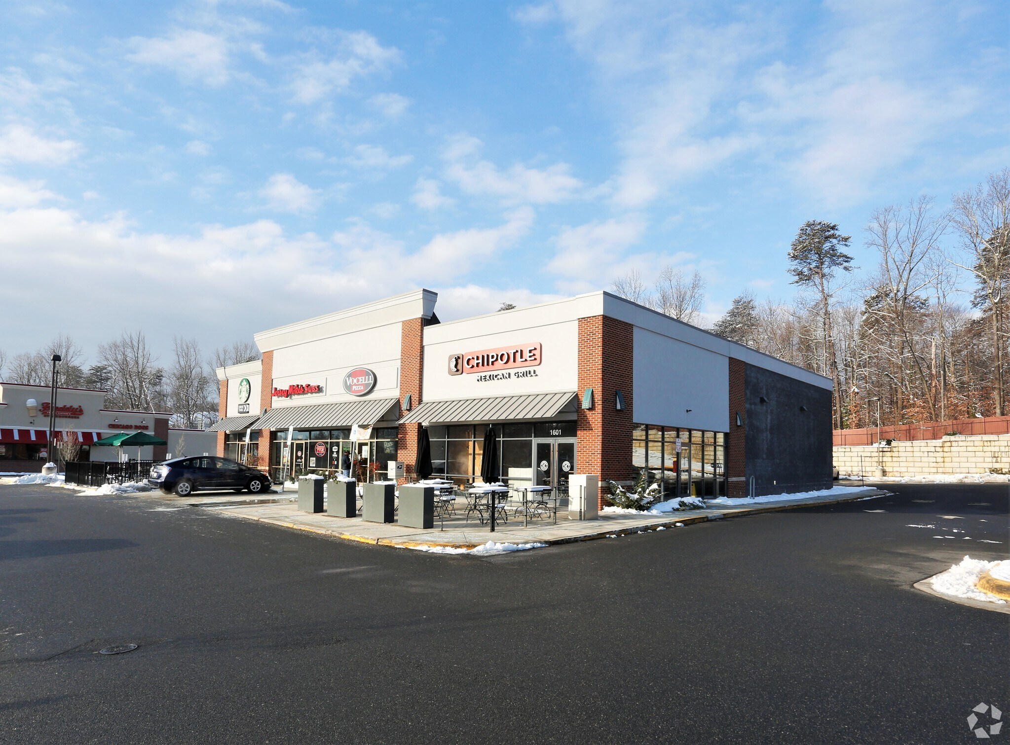 1605 Jefferson Davis Hwy, Fredericksburg, VA for sale Primary Photo- Image 1 of 1