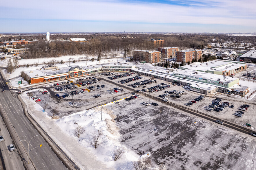 245-325 Boul Saint-Jean, Pointe-claire, QC for lease - Aerial - Image 2 of 9