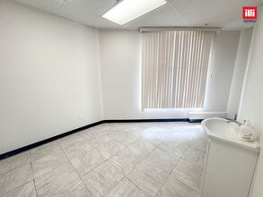 401 S Glenoaks Blvd, Burbank, CA for lease Interior Photo- Image 2 of 12