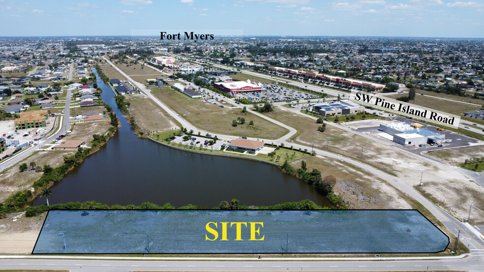 525 Chiquita Blvd S, Cape Coral, FL for sale - Building Photo - Image 3 of 6