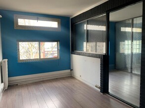 Office in Clichy for lease Interior Photo- Image 2 of 6