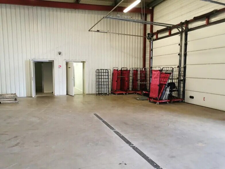 Flex in Le Fauga for lease - Interior Photo - Image 2 of 6