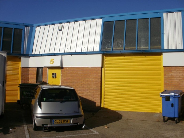 Josselin Rd, Basildon for lease - Building Photo - Image 3 of 8