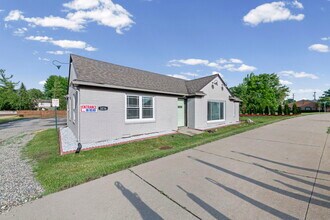 3236 Rochester Rd, Troy, MI for lease Building Photo- Image 1 of 15