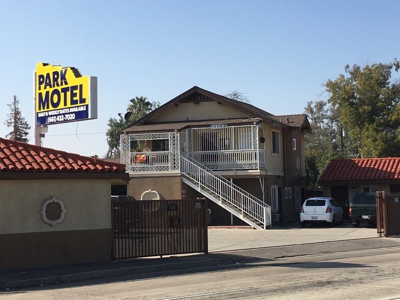 821 Golden State Ave, Bakersfield, CA for sale - Building Photo - Image 2 of 22