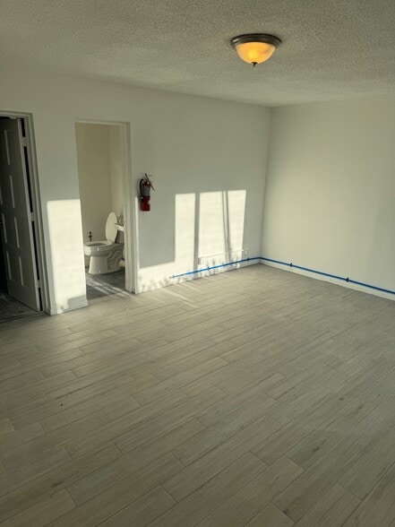 419 S Dixie Hwy E, Pompano Beach, FL for lease - Building Photo - Image 3 of 10