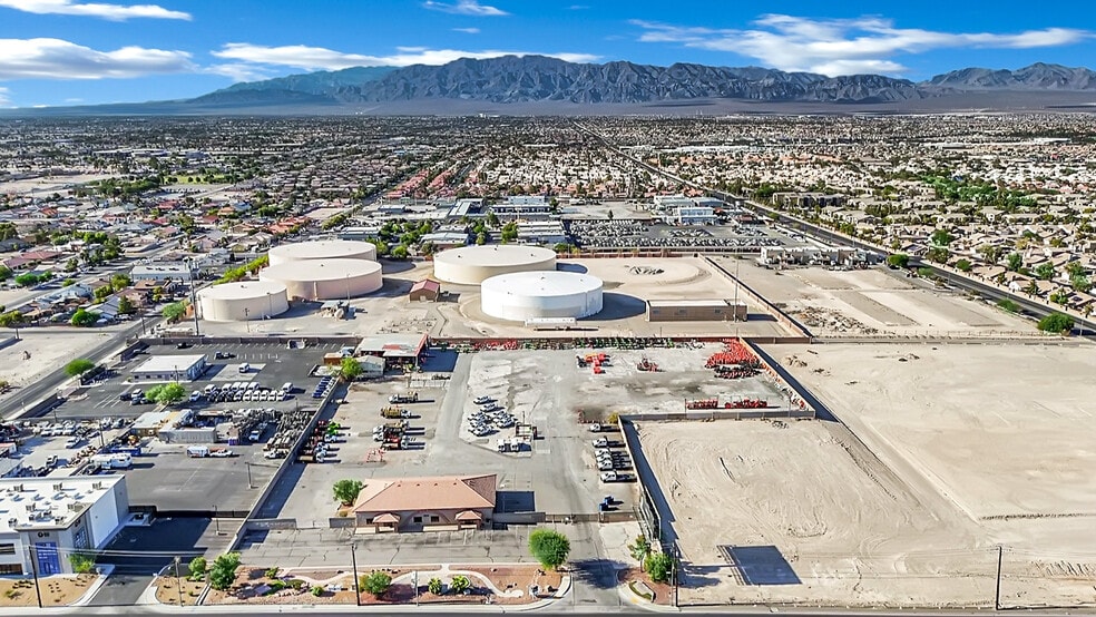 2222 W Cheyenne Ave, North Las Vegas, NV for lease - Building Photo - Image 2 of 13