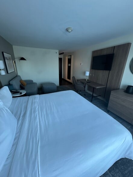 7611 Katy Fwy, Houston, TX for sale - Interior Photo - Image 2 of 24