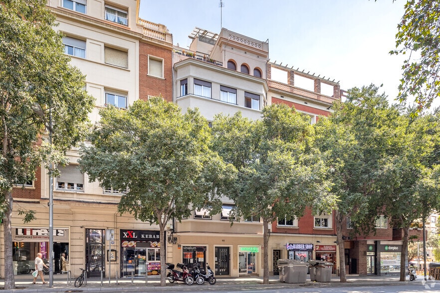 Multifamily in Barcelona, Barcelona for sale - Primary Photo - Image 1 of 3