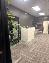 4665-4749 66th St N, Saint Petersburg, FL for lease Interior Photo- Image 1 of 3