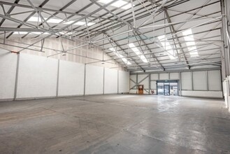 Hayfield Pl, Kirkcaldy for lease Interior Photo- Image 2 of 4