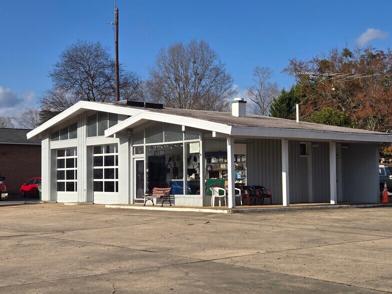 127 S Main St, Norwood, NC for sale - Building Photo - Image 2 of 8