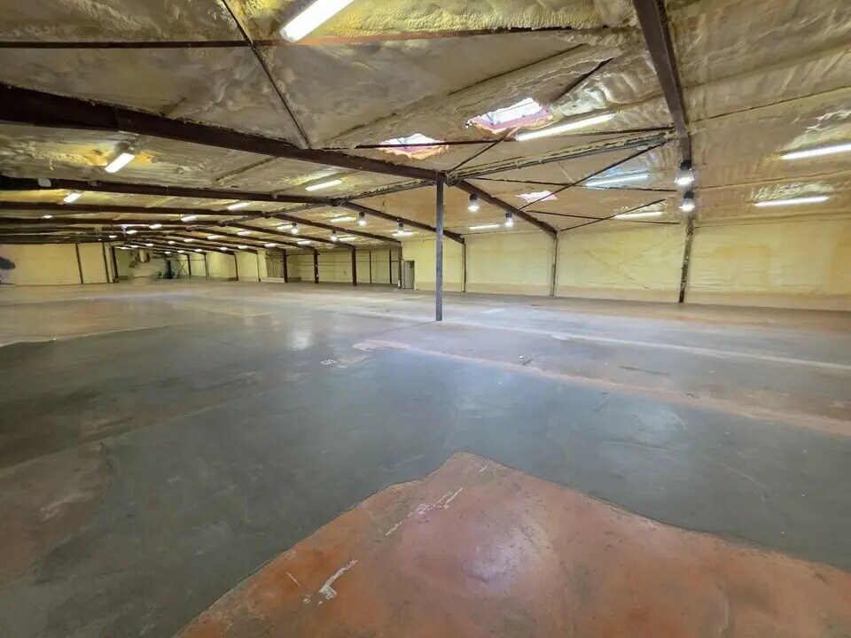 Industrial in Carros for lease Interior Photo- Image 1 of 10