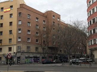 More details for Calle Divino Vallés, 14, Madrid - Retail for Lease