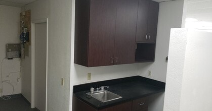 105 W Torrance Blvd, Redondo Beach, CA for lease Building Photo- Image 2 of 4