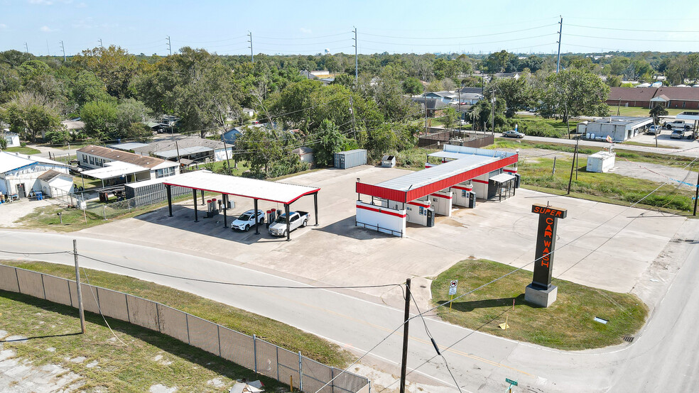 Highland Car Washes Portfolio portfolio of 2 properties for sale on LoopNet.com - Building Photo - Image 2 of 16