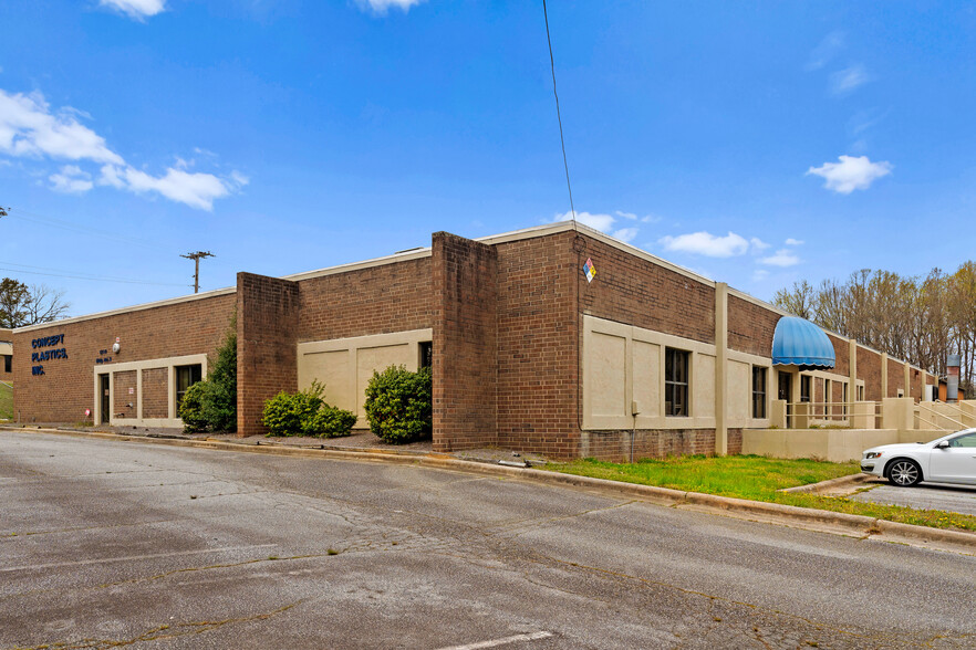 1210 Hickory Chapel Rd, High Point, NC for lease - Building Photo - Image 2 of 7