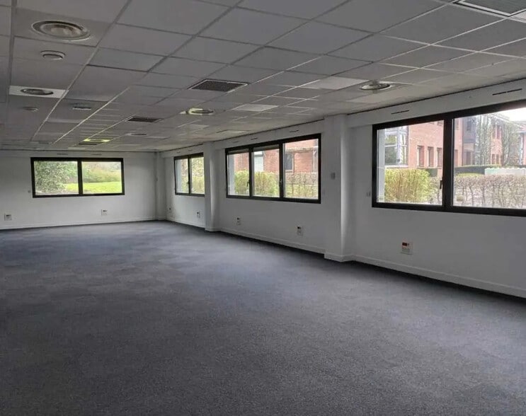Office in VILLENEUVE-D'ASCQ for lease - Interior Photo - Image 3 of 8