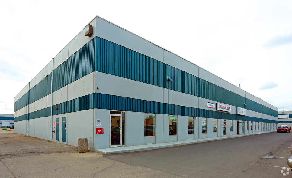 11435-11459 156 St NW, Edmonton, AB for lease - Primary Photo - Image 1 of 15