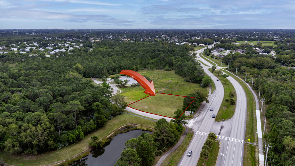 641 NE Hammock Creek Trl, Port Saint Lucie, FL for sale - Building Photo - Image 3 of 8