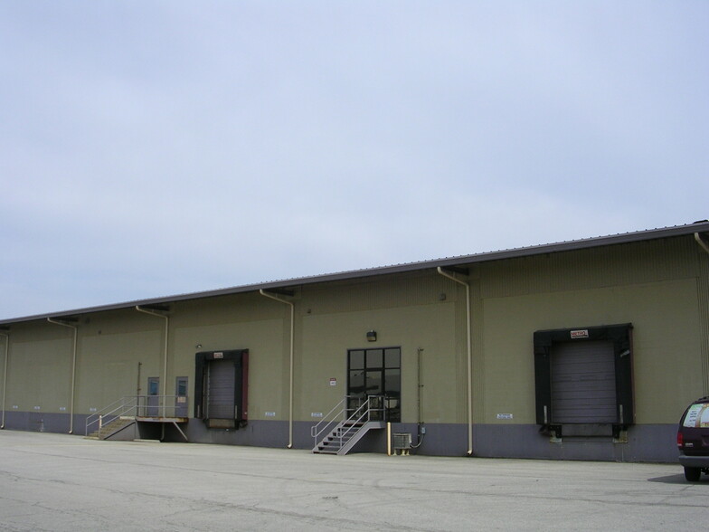 7625 National Tpke, Louisville, KY for lease - Building Photo - Image 2 of 4