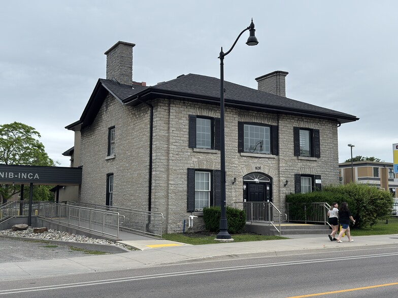 826 Princess St, Kingston, ON for sale - Building Photo - Image 2 of 9