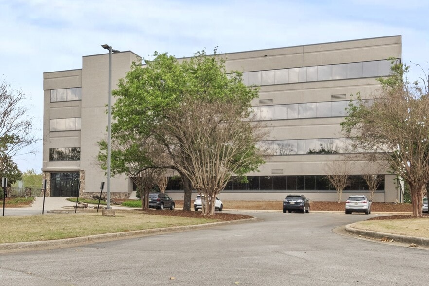 215 Wynn Dr, Huntsville, AL for lease - Building Photo - Image 2 of 15