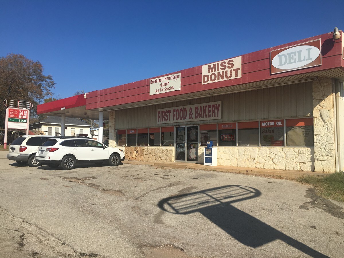 210 US 259, Mount Enterprise, TX 75681