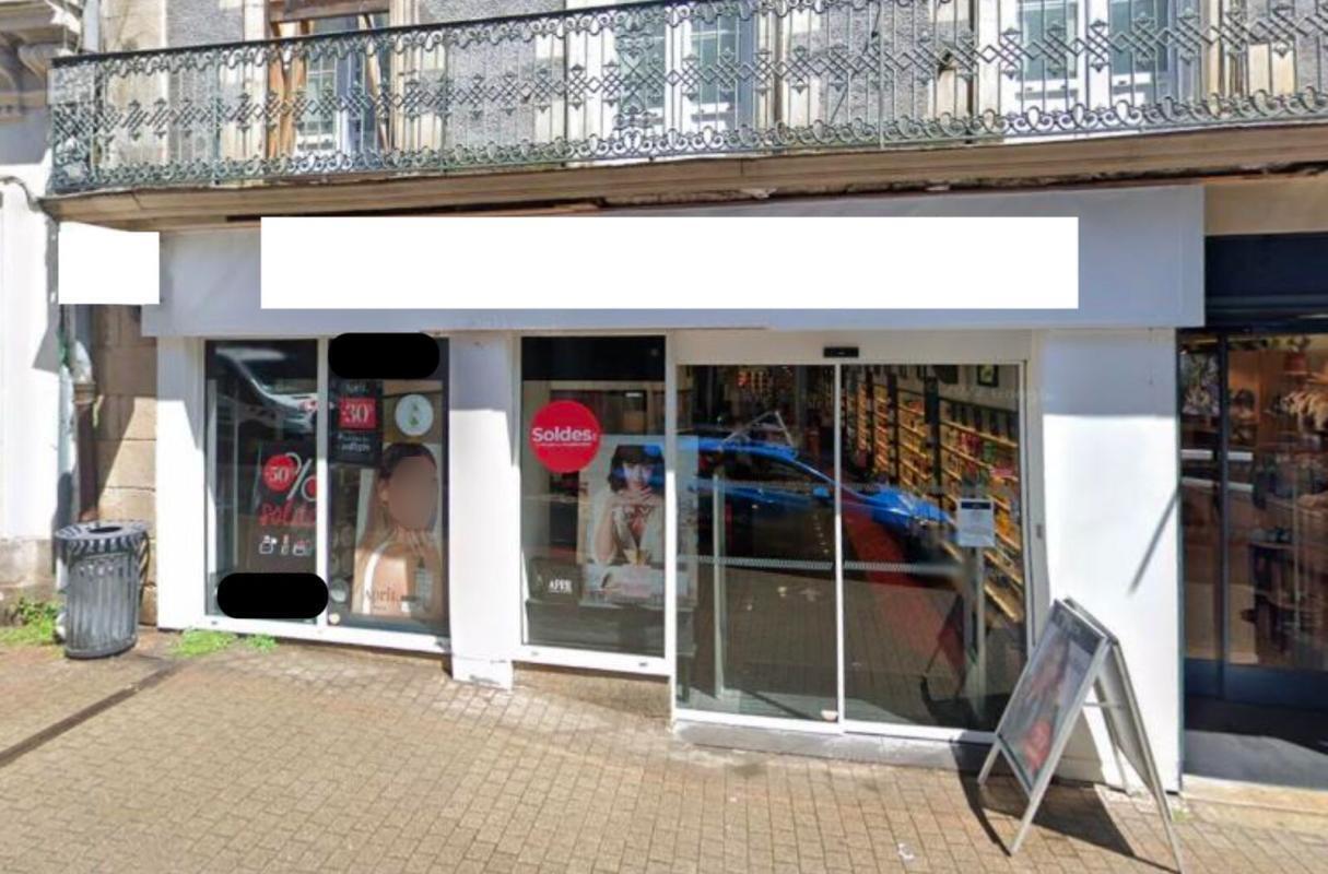 Retail in Vannes for lease Building Photo- Image 1 of 3
