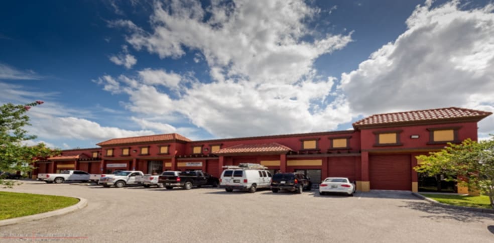 422 SW 2nd Ter, Cape Coral, FL for lease - Building Photo - Image 1 of 11