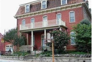 221 N Main, Ste Genevieve, MO for sale - Primary Photo - Image 1 of 1