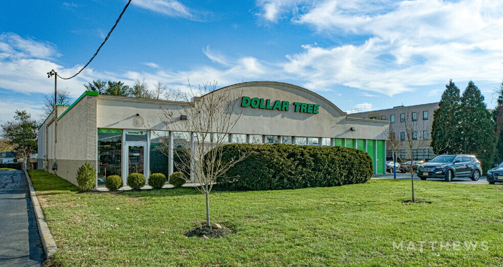 24 Scotch Rd, Ewing, NJ 08628