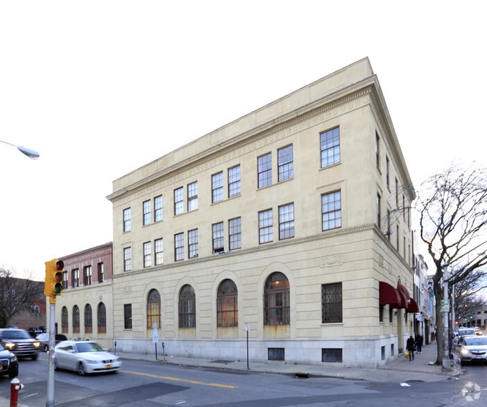 20 E First St, Mount Vernon, NY for lease - Building Photo - Image 2 of 4