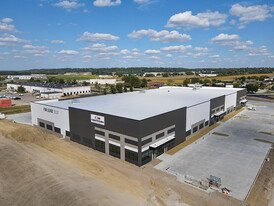 100 Commerce Center Dr, Collinsville IL - Warehouse