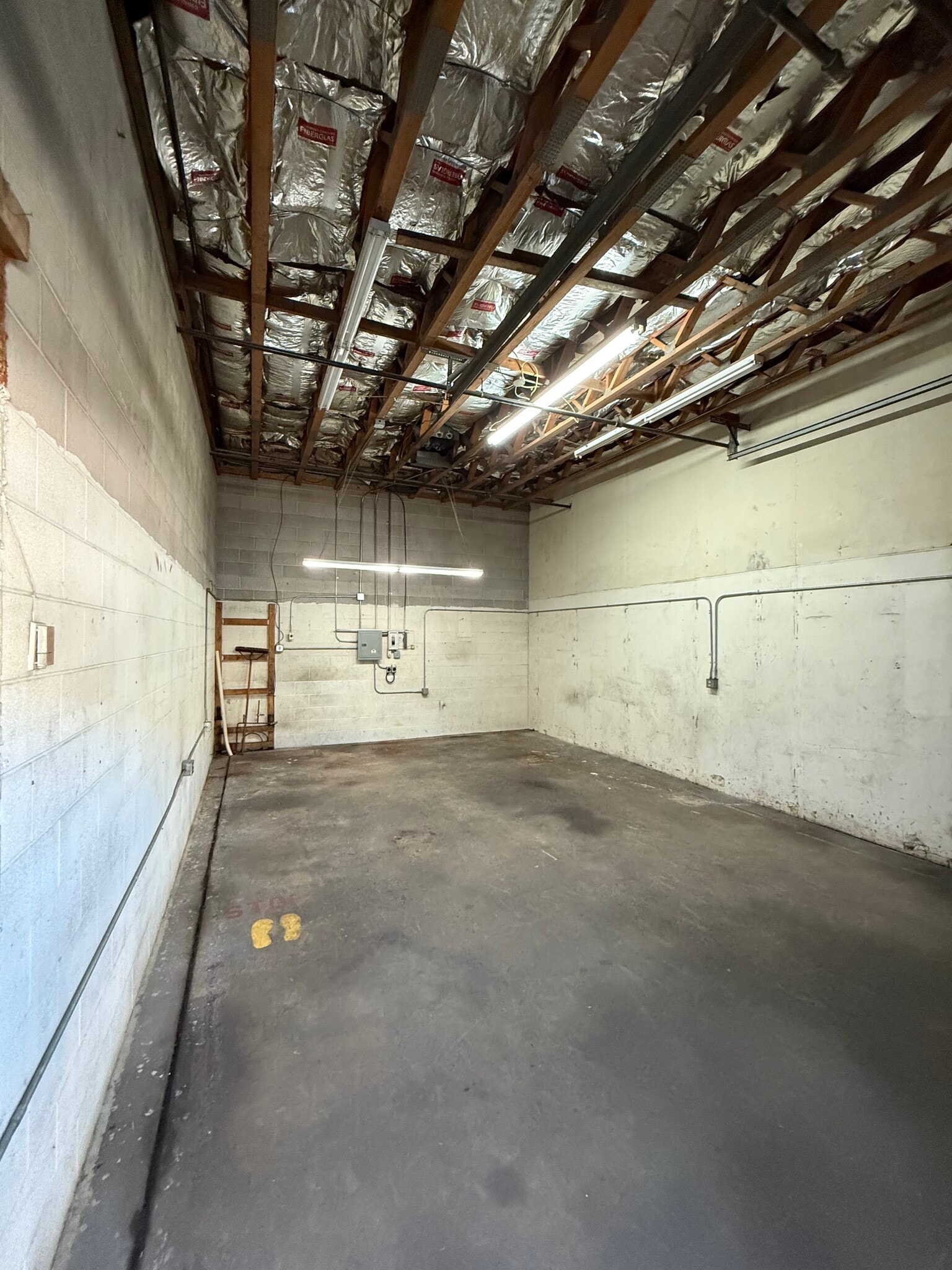 2419 S 2700 W, West Valley City, UT for lease Interior Photo- Image 1 of 1