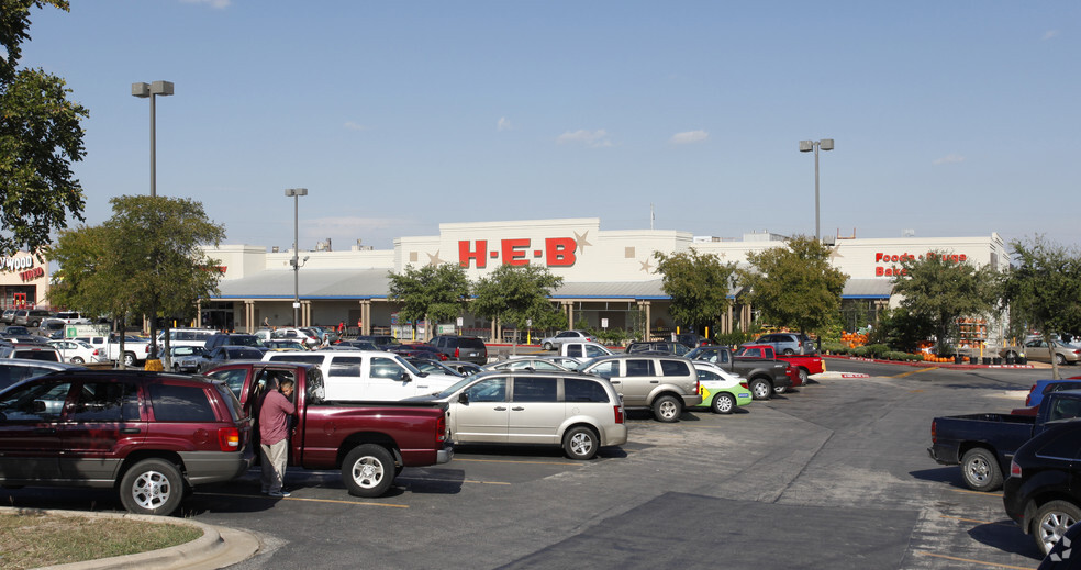 1100 S IH-35, Georgetown, TX for lease - Primary Photo - Image 1 of 2