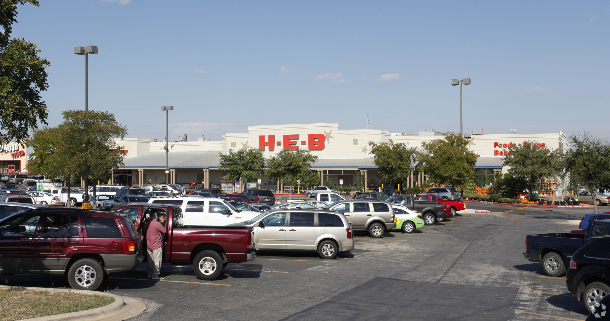 1100 S IH-35, Georgetown, TX for lease Primary Photo- Image 1 of 3