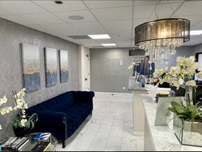 9400-9414 Brighton Way, Beverly Hills, CA for lease Interior Photo- Image 1 of 8