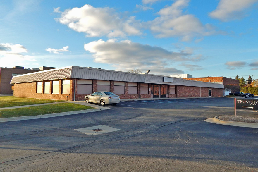 244 W Maple Rd, Troy, MI for sale - Building Photo - Image 1 of 4