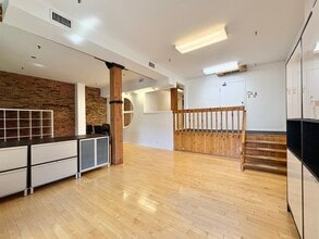 430-432 Rue Sainte-Hélène, Montréal, QC for lease Interior Photo- Image 2 of 8