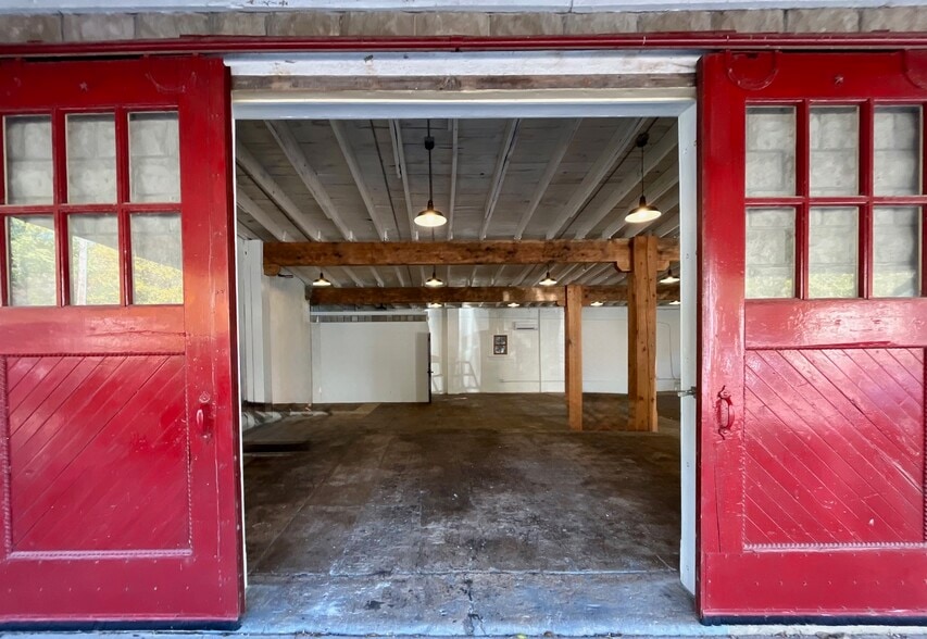 N2048 Spring St, Stockholm, WI for lease - Building Photo - Image 2 of 8