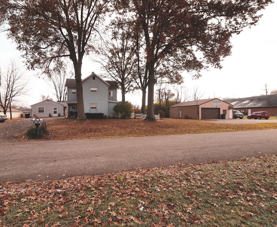 3844 Gordon Dr, Amelia, OH 45102