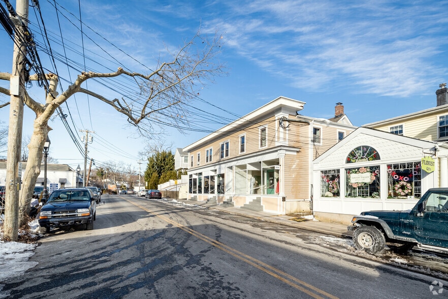 82-86 Birch Hill Rd, Locust Valley, NY for lease - Building Photo - Image 3 of 5