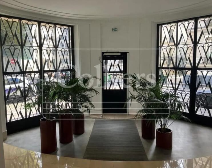 4 B Rue Lord Byron, Paris for lease - Building Photo - Image 2 of 5