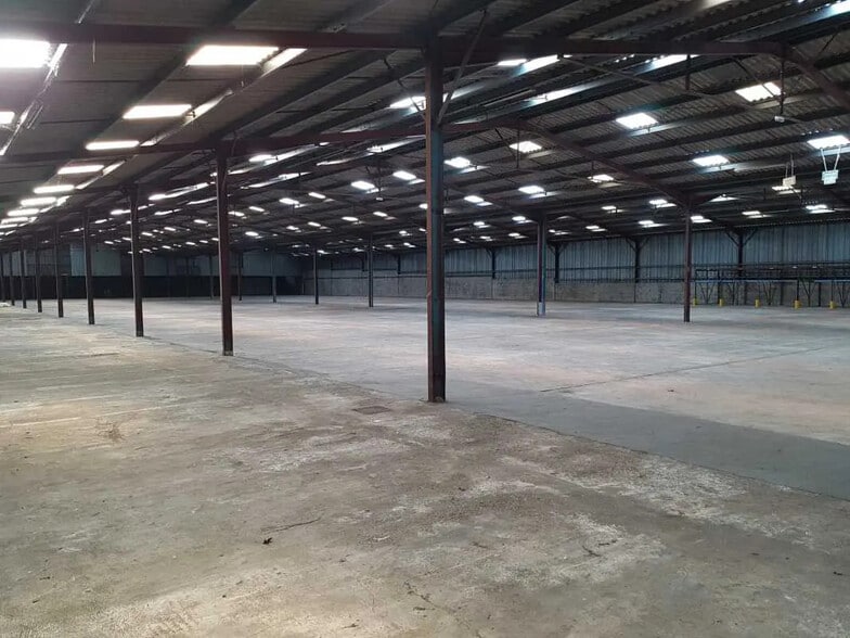 Office in Roullet-Saint-Estèphe for lease - Building Photo - Image 1 of 3