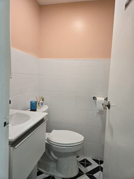 232 Stuyvesant Ave, Lyndhurst, NJ for sale - Building Photo - Image 3 of 14