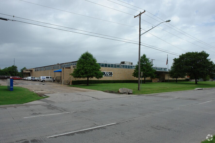 Industrial in Dallas, TX for sale - Building Photo - Image 1 of 1