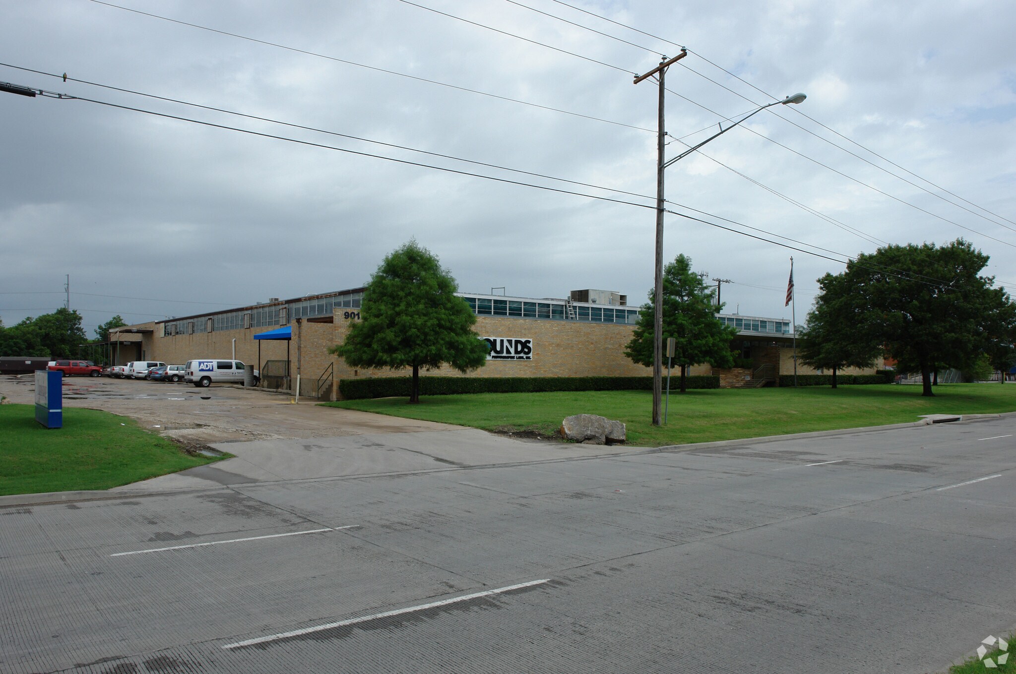 Industrial in Dallas, TX for sale Building Photo- Image 1 of 1