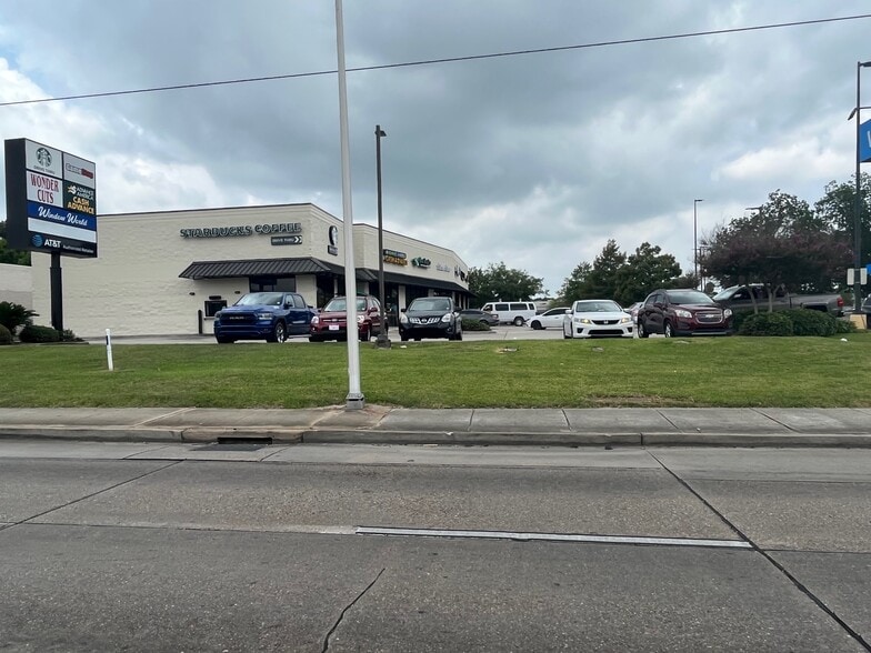 3148 Ambassador Caffery Pky, Lafayette, LA for lease - Building Photo - Image 1 of 6